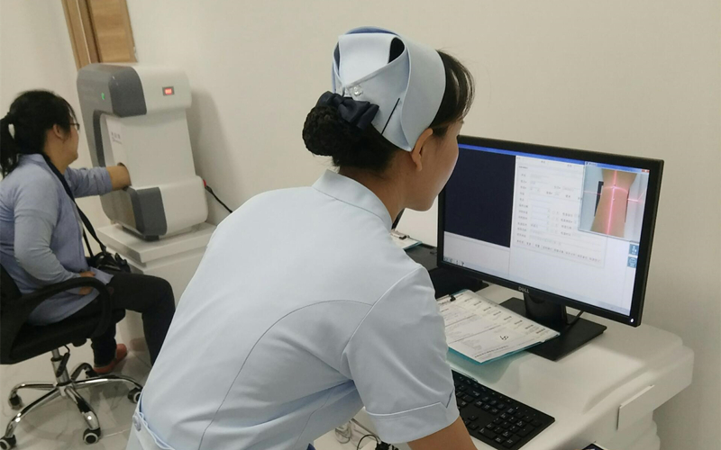 操作醫(yī)生免受任何照射劑量，保證操作醫(yī)生長期操作安全
